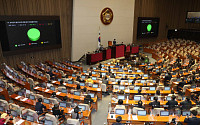 ‘대북전단금지법’ 국회 통과... 위반 땐 최대 징역 3년