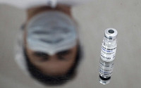 러시아 “자체 개발 백신’, 면역 효과 91.4%…중증화 예방은 100%”