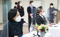 박영선 장관, 장애인 경제활동 촉진 논의 나섰다