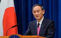 스가 일본 총리, 지지율 하락·올림픽 개최 난망 ‘이중고’