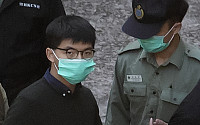 홍콩 조슈아 웡, 옥중 체포 수모…“국가전복 혐의 추가”