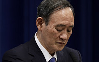 스가 일본 총리 “긴급사태 적용 확대, 상황 보고 결정”