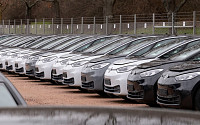 독일 자동차 빅3, 테슬라 문제없다…전기차 판매량 60만 대로 3배 급증