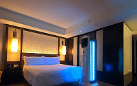 호텔 객실 실시간 방역 'LG 클로이 살균봇'… 상반기 미국 출시