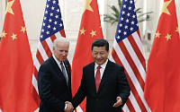 시진핑 “내정간섭 하지 마” 바이든 견제…미국은 ‘전략적 인내’로 응수