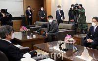 [포토] 대법원에서 만난 김진욱-김명수