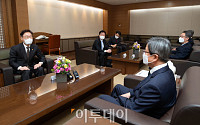 [포토] 김명수 대법원장 예방한 박범계 법무부 장관
