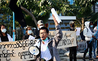 &quot;미얀마 군정, 만달레이시 7곳에 계엄령&quot;…강경 진압 움직임