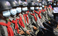 미얀마 군부, 계엄령 선포…파업ㆍ시위 곳곳서 확산