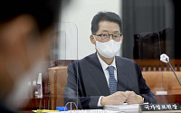 [포토] 정보위 전체회의 참석한 박지원 국정원장