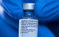 FDA, 화이자 코로나19 백신 원액 ‘일반 냉동고 보관’ 허용
