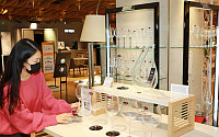[포토] 롯데백화점, 265년 전통 와인글라스 브랜드 '리델' 매장 오픈