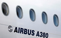 A380 퇴출하는 글로벌항공사…중대형기 들여오는 LCC