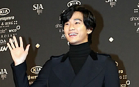 '삼동이' 김수현, '뉴아이콘' 인증… '스타일아이콘어워즈'에서 수상