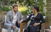 “서로 기억 다를 수도”...영국 왕실, 해리 왕자 부부 인터뷰에 공식 성명