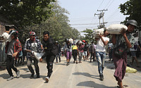 미얀마 반쿠데타 시위대 최소 8명 사망…전체 사망자 70명 넘어