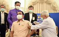 태국 총리, 아스트라제네카 백신 접종…“혈전 연관성 증거 없어”