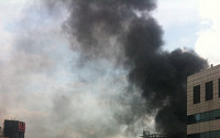 강남역 부근 로하스에비뉴 빌딩 화재…시민들 고립(2보)