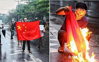 성난 미얀마 민심 중국까지 덮쳤다…오성홍기 불태워