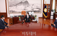 [포토] 윤호중 민주당 비대위원장 박병석 국회의장 예방