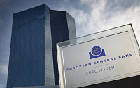 ECB, 기준금리 0%로 동결…돈 풀기 규모‧속도 유지