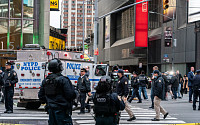 미국 뉴욕 타임스퀘어서 총격 사건…4살 여자아이 포함 3명 부상
