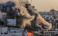 가자지구 AP통신 사무실, 이스라엘군 공습으로 파괴