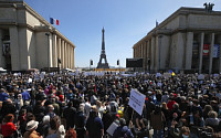파리 에펠탑, 7월 16일 재개장...하루 1만 명 인원 제한