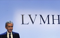 아르노 LVMH 회장, 중국 명품 소비 회복에 세계 1위 부호 깜짝 등극