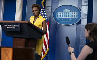 미국 백악관서 30년 만에 처음으로 흑인 여성 대변인 공식 브리핑