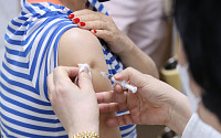 사흘간 백신 이상 반응 6556건 늘어…“인과성은 미확인”