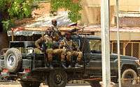 아프리카 부르키나파소서 무장 괴한 공격으로 100명가량 숨져