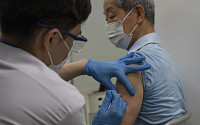 일본, ‘백신 접종권’ 발송 지연에 접종 가속화 발목