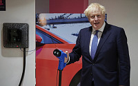 “영국, 삼성·LG 등 6개사와 전기차 배터리 공장 설립 협상”