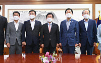 [포토] 국회의장실에서 만난 여야 교섭단체