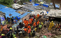 인도 뭄바이, 7년 만에 최대 폭우로 산사태 발생...“최소 24명 사망”