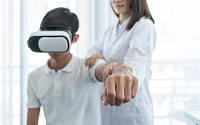 우울증ㆍ치매 앓는 시니어, 약 대신 게임ㆍVR 처방받는다
