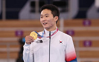 [도쿄올림픽] “허리에 철심 박고”…도마 신재환, 금메달 더 빛나는 이유