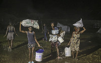 아이티, 7.2 규모 강진 엎친 데 열대성 폭풍 덮쳐