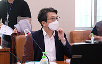 '징벌적 손배' 언론중재법 안건조정위 통과… 범여권 단독 처리