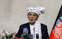 아프간 대통령, UAE에 체류…“도망 아니고 현금도 안 챙겨” 입장 표명