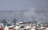 아프간 카불 공항서 2차례 대규모 폭발…IS에 의한 자살폭탄 테러로 추정
