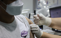 루마니아서 확보한 백신 150만3000회분, 18~49세 접종에 활용