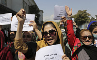 아프간 여성활동가 첫 피살…온몸에 총상