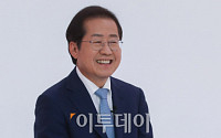 12번 '골든크로스' 달성 홍준표, 윤석열 제치고 '무야홍' 가나