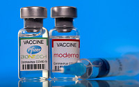 미 CDC “모더나 백신, 코로나19 예방 효과 가장 높아”