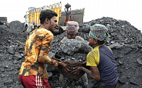 중국 이어 인도도 전력난…“화력발전소 절반, 석탄 재고 3일 미만”