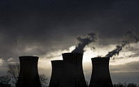 [부활하는 글로벌 원전] 탈탄소 딜레마에 전력난 빠진 전 세계, 원전으로 다시 눈 돌려