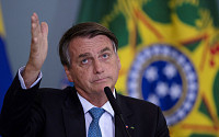 브라질 대통령 “백신 접종 안 한다” 공식 선언
