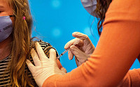 미국, 5~11세 어린이 백신 접종 개시…바이든 “팬데믹 전환점”